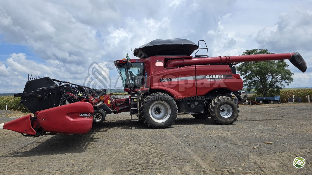 COLHEITADEIRA CASE CASE 8230 Agropax Máquinas Agrícolas TIBAGI PARANÁ PR